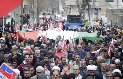 چهارباغ | حضور رئیس و کارکنان بهزیستی شهرستان چهارباغ در راهپیمایی یوم‌الله ۲۲ بهمن و برپایی غرفه سلام محله