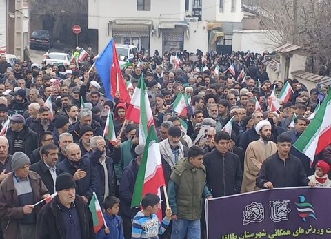 طالقان | راهپیمایی یوم‌الله ۲۲ بهمن ماه در شهرستان طالقان برگزار شد