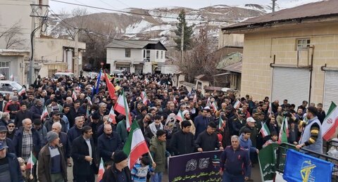طالقان | راهپیمایی یوم‌الله ۲۲ بهمن ماه در شهرستان طالقان برگزار شد