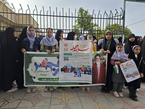 فسا|حضور فعال مسئول نمایندگی و مراکز مثبت زندگی بخش ششده و قره بلاغ در مراسم راهپیمایی ۲۲ بهمن و گسترش طرح پویش سلام محله