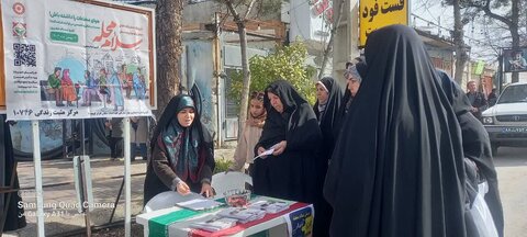 سروستان | مریم رضایی رییس و کارکنان اداره بهزیستی سروستان در راهپیمایی ۲۲ بهمن حضور یافتند.