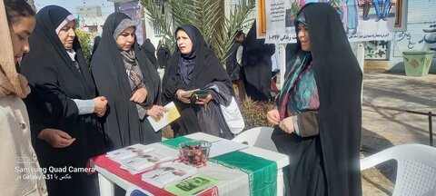 سروستان | مریم رضایی رییس و کارکنان اداره بهزیستی سروستان در راهپیمایی ۲۲ بهمن حضور یافتند.