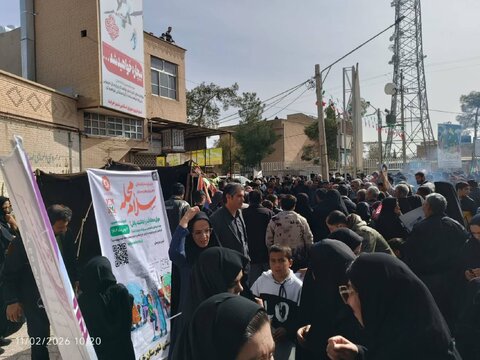 خرامه|حضور پرسنل بهزیستی و اورژانس اجتماعی شهرستان خرامه در راهپیمایی ۲۲ بهمن