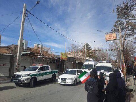آباده|حضور پرشور نیروهای اورژانس اجتماعی در راهپیمایی ۲۲ بهمنبه گزارش روابط عمومی اداره بهزیستی شهرستان آباده
