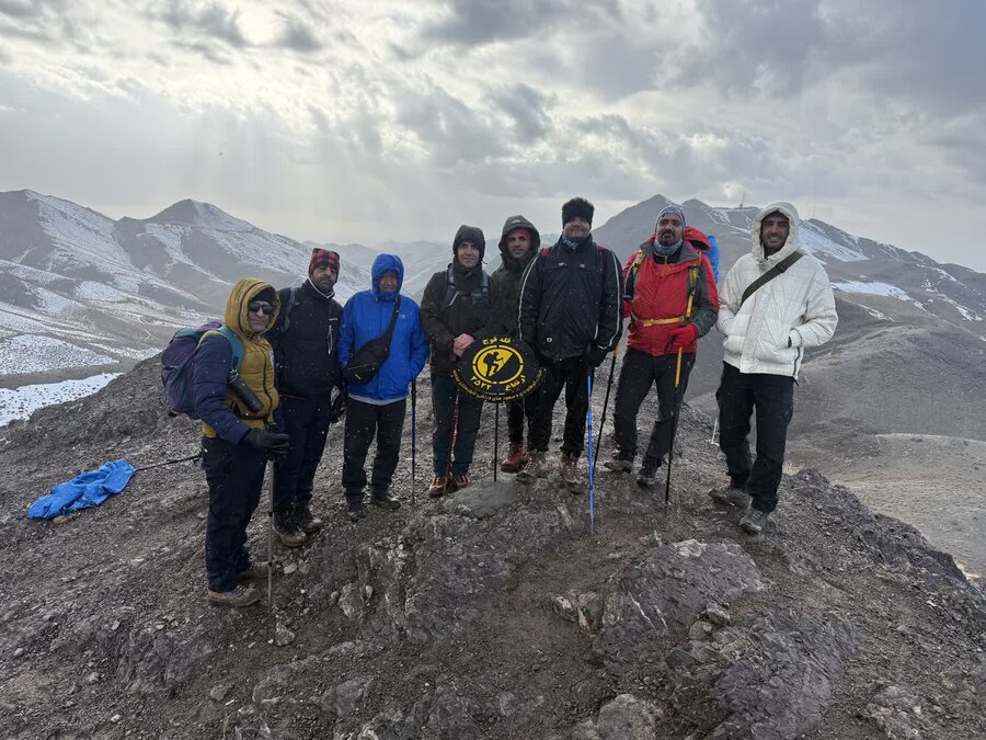 صعود تیم کوهنوردی بهزیستی استان خراسان جنوبی (ستاد)  به مناسبت دهه فجر