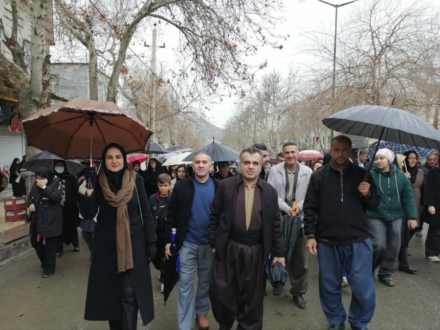 حضور پرشور کارکنان بهزیستی استان کردستان در راهپیمایی ۲۲ بهمن