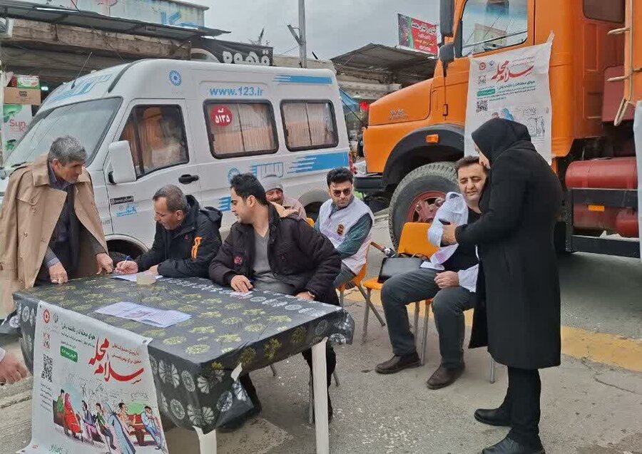 حضور اورژانس اجتماعی و مراکز غیردولتی بهزیستی کامیاران در راهپیمایی ۲۲ بهمن