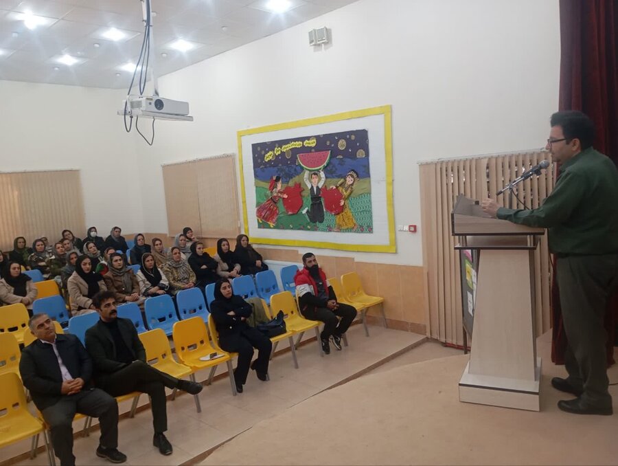 کارگاه آموزشی «تحولات روانی ـ اجتماعی نوجوانی» ویژه والدین برگزار شد 