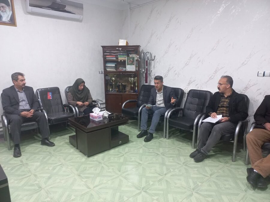 هم‌اندیشی اجرای شیوه‌نامه پارلمان مشورتی دانش‌آموزان در سقز برگزار شد 