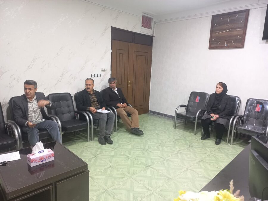 هماندیشی اجرای شیوهنامه پارلمان مشورتی دانشآموزان در سقز برگزار شد