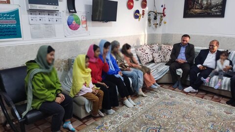 بازدید سرپرست بهزیستی فارس از مرکز خیریه «دست‌های مهربان حاج بهمنی و پسران» و دیدار صمیمانه با فرزندان ۶ تا ۱۲ سال