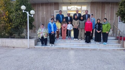 بازدید سرپرست بهزیستی فارس از مرکز خیریه «دست‌های مهربان حاج بهمنی و پسران»  شهرستان داراب و دیدار صمیمانه با فرزندان ۶ تا ۱۲ سال