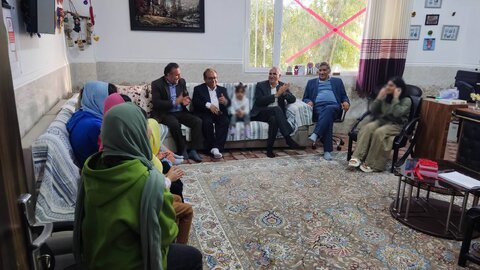 بازدید سرپرست بهزیستی فارس از مرکز خیریه «دست‌های مهربان حاج بهمنی و پسران» و دیدار صمیمانه با فرزندان ۶ تا ۱۲ سال