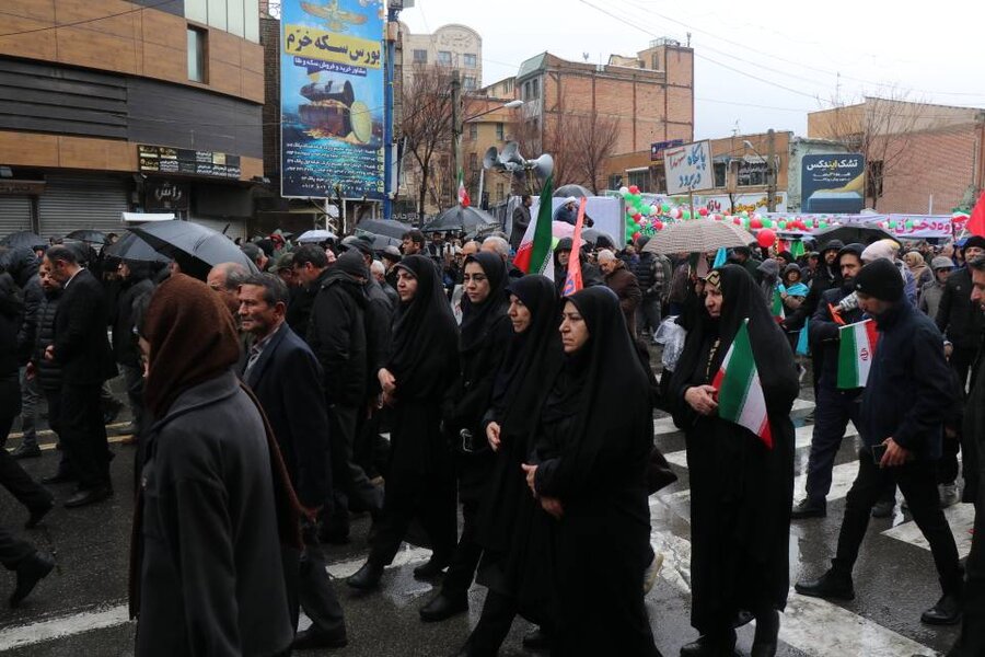 تجدید میثاق با آرمان‌های انقلاب و ارائه خدمات تخصصی به مردم