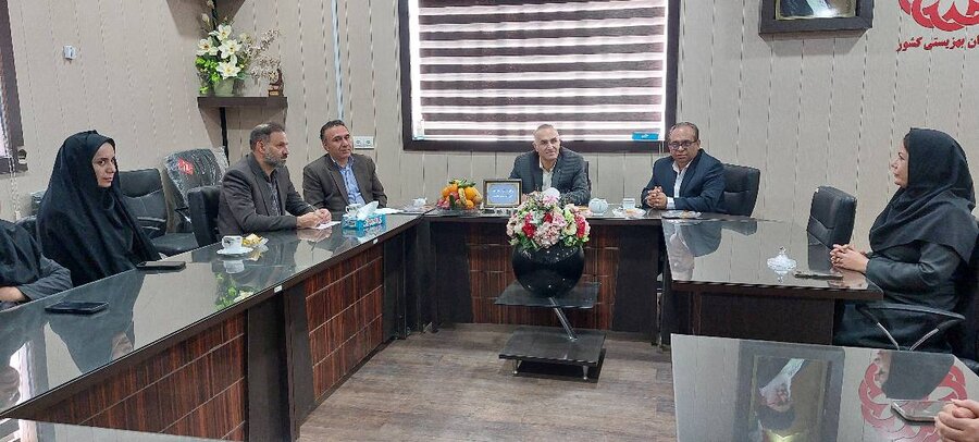 نشست صمیمی سرپرست بهزیستی استان فارس با کارکنان بهزیستی شهرستان داراب برگزار شد