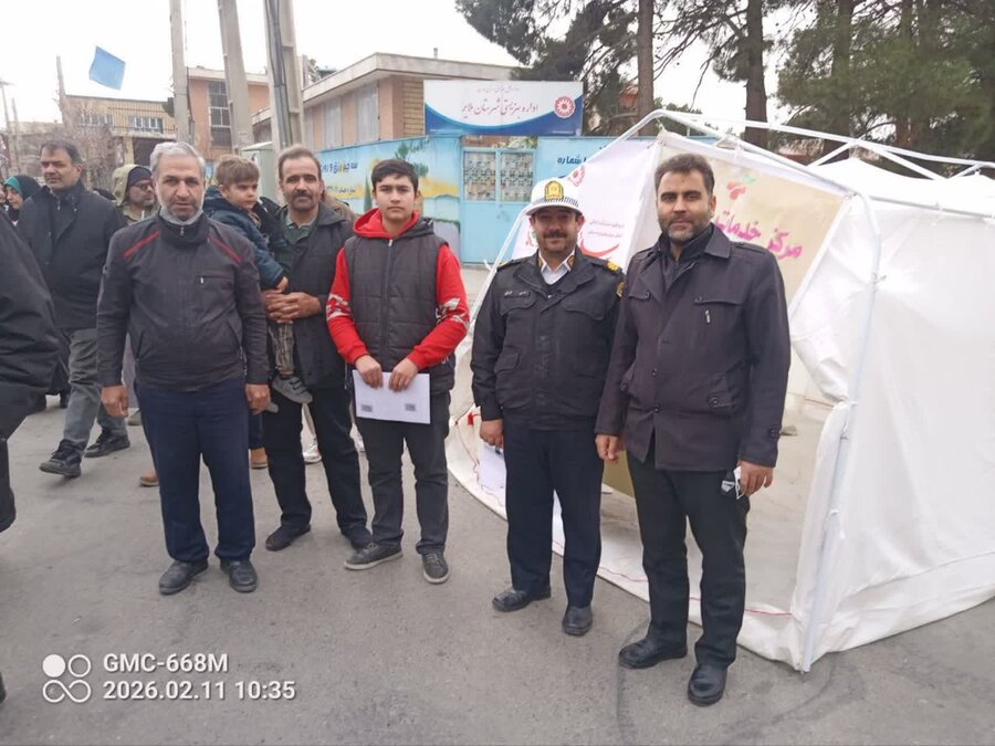 گزارش حضور اداره بهزیستی ملایر در راهپیمایی ۲۲ بهمن و اجرای طرح «سلام محله»