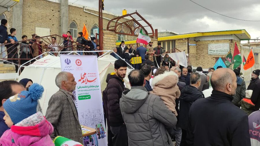 گزارش تصویری |غرفه «سلام محله» در راهپیمایی ۲۲ بهمن دمق میزبان شهروندان