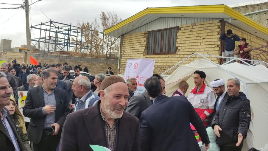 گزارش تصویری |غرفه «سلام محله» در راهپیمایی ۲۲ بهمن دمق میزبان شهروندان