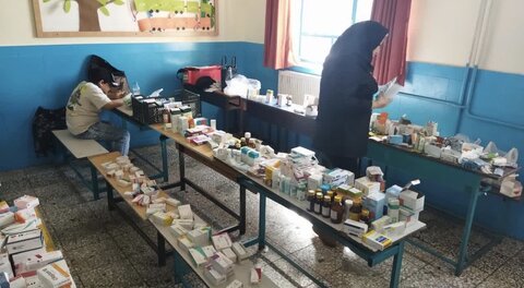 کرج | ارائه خدمات تخصصی رایگان در اردوی جهادی سلامت سهرابیه