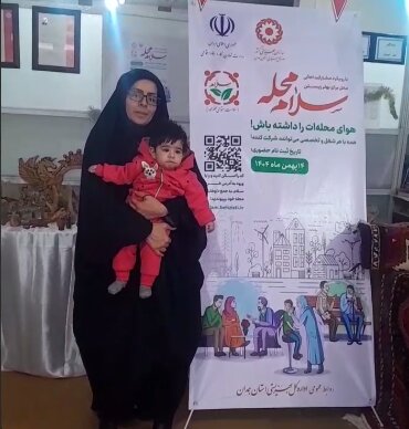 فیلم | پیوستن یکی از فعالان فرهنگی به پویش «سلام محله» در تویسرکان