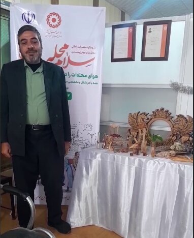 فیلم | پیوستن یکی از شهروندان به پویش «سلام محله» در تویسرکان