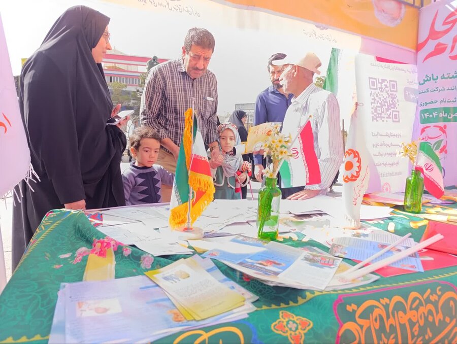 استقبال گسترده مردم از غرفه «سلام محله» در راهپیمایی ۲۲ بهمن