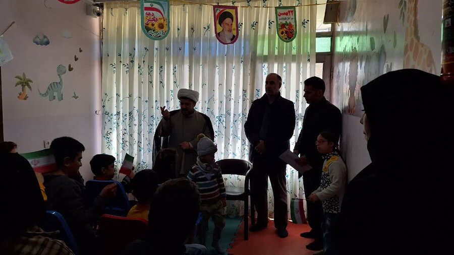 جشن دهه فجر همراه با تبیین انقلاب اسلامی در مرکز توانبخشی ابن‌سینا اسدآباد