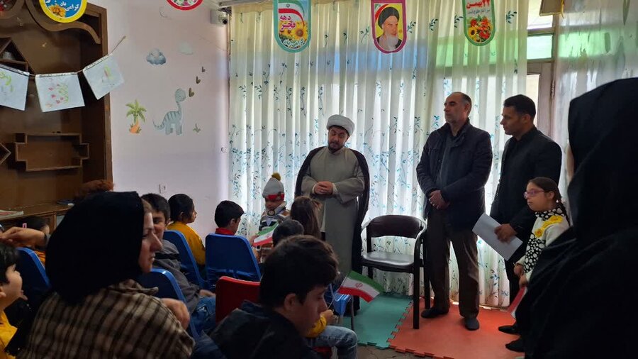 جشن دهه فجر همراه با تبیین انقلاب اسلامی در مرکز توانبخشی ابن‌سینا اسدآباد