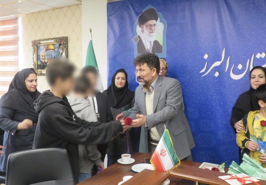 رونمایی از کتاب «داستان‌هایی از جنس پسرانه»/جلوه‌ای از توانمندی فرهنگی فرزندان مقیم مراکز بهزیستی البرز