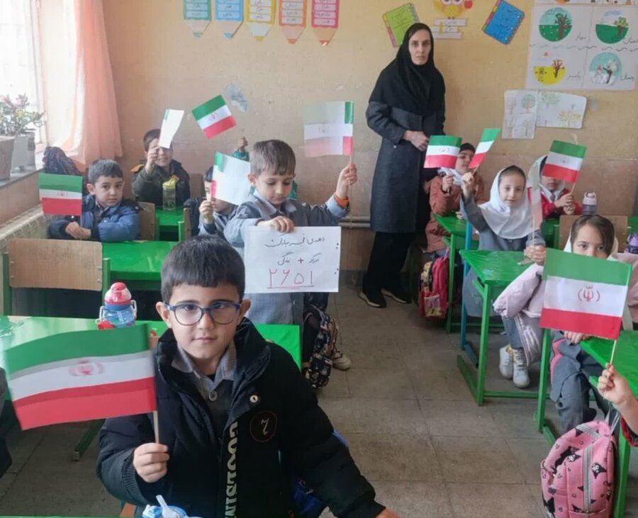 رویداد «پرچم ایران»؛ تلفیق شور انقلاب و آموزش در روستای گندهجین