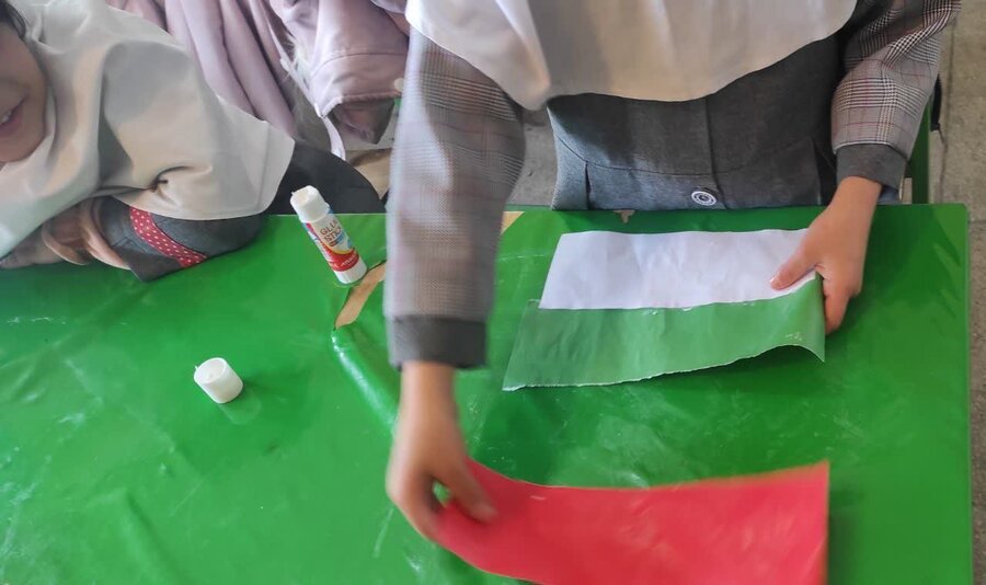 رویداد «پرچم ایران»؛ تلفیق شور انقلاب و آموزش در روستای گندهجین