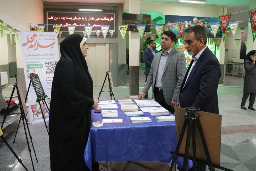 بازدیدمدیر کل بهزیستی کرمان از غرفه معرفی فعالیت‌ها و دستاوردهای همیاران سلامت روانی–اجتماعی