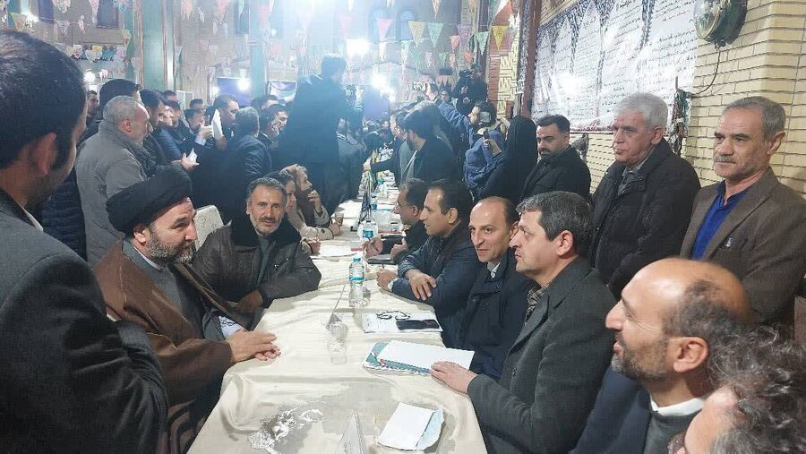 برگزاری میز خدمت محله‌محور با حضور استاندار ، مسئولان استانی و شهرستانی در ماکو