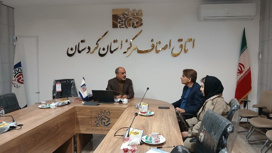 نشست مدیریت بهزیستی سنندج با رئیس اتاق اصناف کردستان