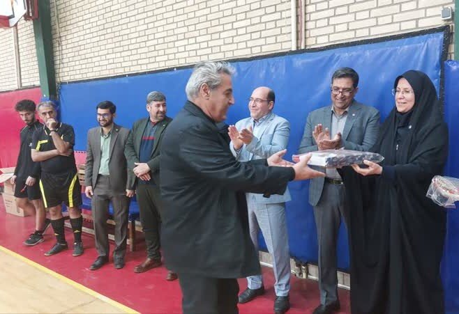 برگزاری مسابقات ورزشی کارکنان بهزیستی شهرستان به مناسبت دهه فجر