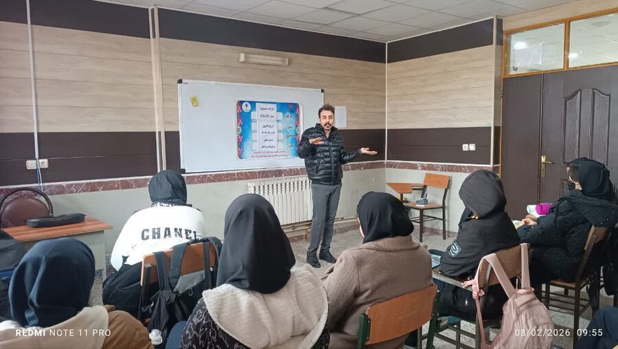 جلسه مشاوره پیش از ازدواج ویژه دانش‌آموزان شهرستان قروه برگزار شد 