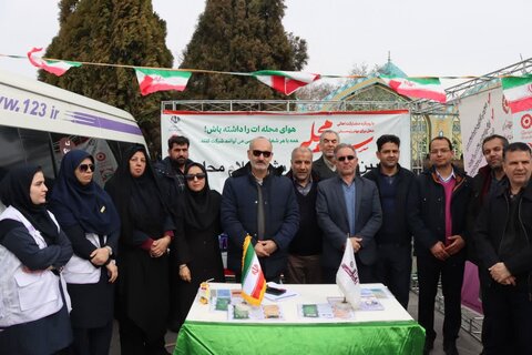 گزارش تصویری ا حضو نمایندگان مجلس ومعاونین استانداری در غرفه پویش «سلام محله» در مسیر راهپیمایی ۲۲ بهمن