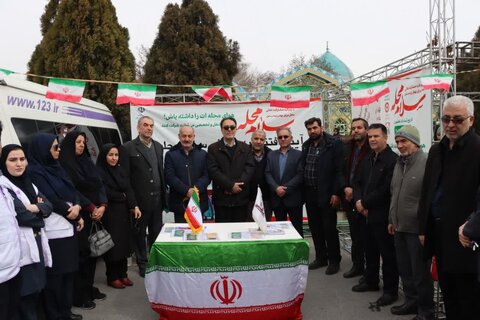 گزارش تصویری ا حضو نمایندگان مجلس ومعاونین استانداری در غرفه پویش «سلام محله» در مسیر راهپیمایی ۲۲ بهمن