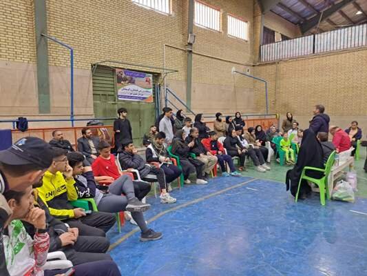 خمینی‌شهر| برگزاری مسابقه دومیدانی نابینایان و کم بینایان
