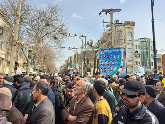 خمینیشهر| حضور خانواده بهزیستی در راهپیمایی باشکوه ۲۲بهمن