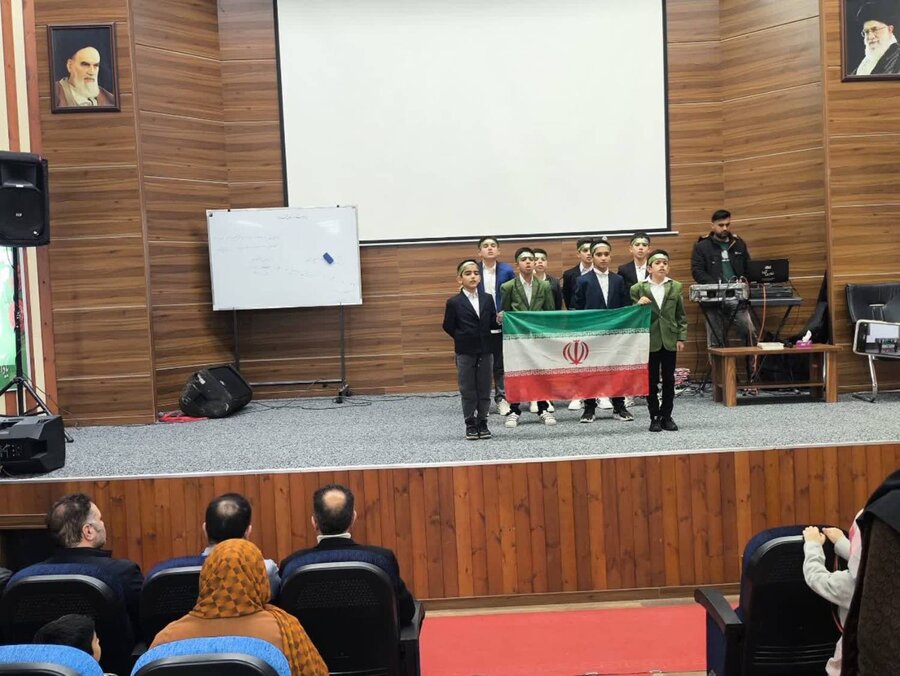 پاکدشت | برگزاری جشن دهه فجر «ایران من، خانه‌ی من» در سالن شهرداری