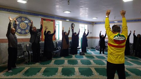 برگزاری کارگاه ورزش و حرکات اصلاحی ویژه سالمندان در مرکز مهر و گفتگو