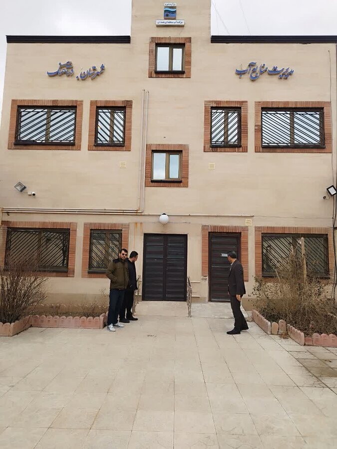 ارزیابی وضعیت مناسبسازی ادارات کبودرآهنگ برای تردد افراد دارای معلولیت