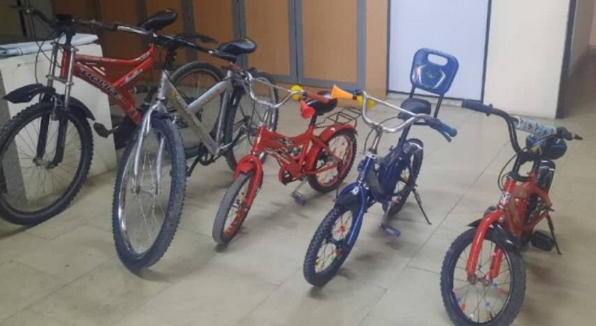 خیّرخوش ذوق میاندوآبی با اهدای پنج دستگاه دوچرخه موجبات شادی وشعف کودکان تحت پوشش بهزیستی را فراهم کرد