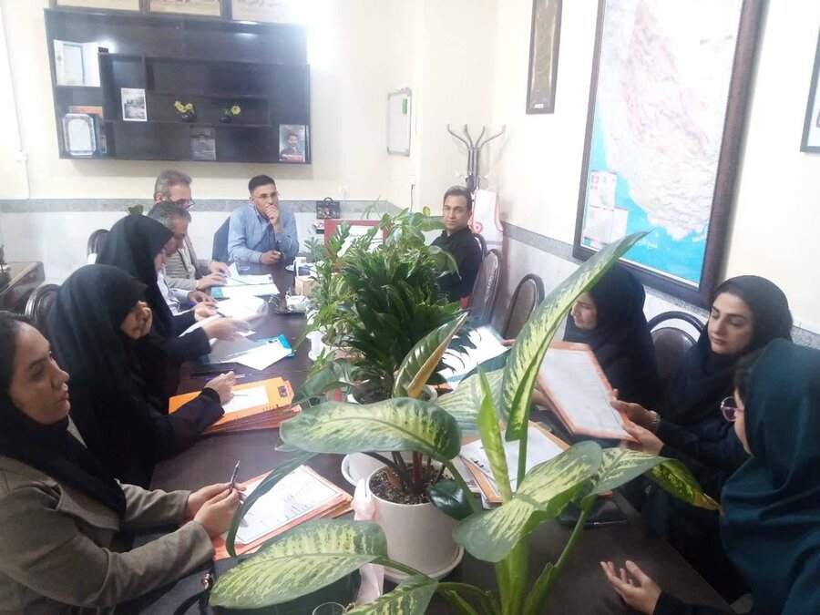 فیروزآباد |بررسی ۱۵ پرونده متقاضیان تسهیلات خوداشتغالی در کمیته اشتغال بهزیستی فیروزآباد
