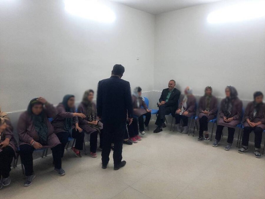 بازدید سرپرست بهزیستی فارس از مرکز توانبخشی معلولین دختران بالای ۱۴ سال فجر لارستان