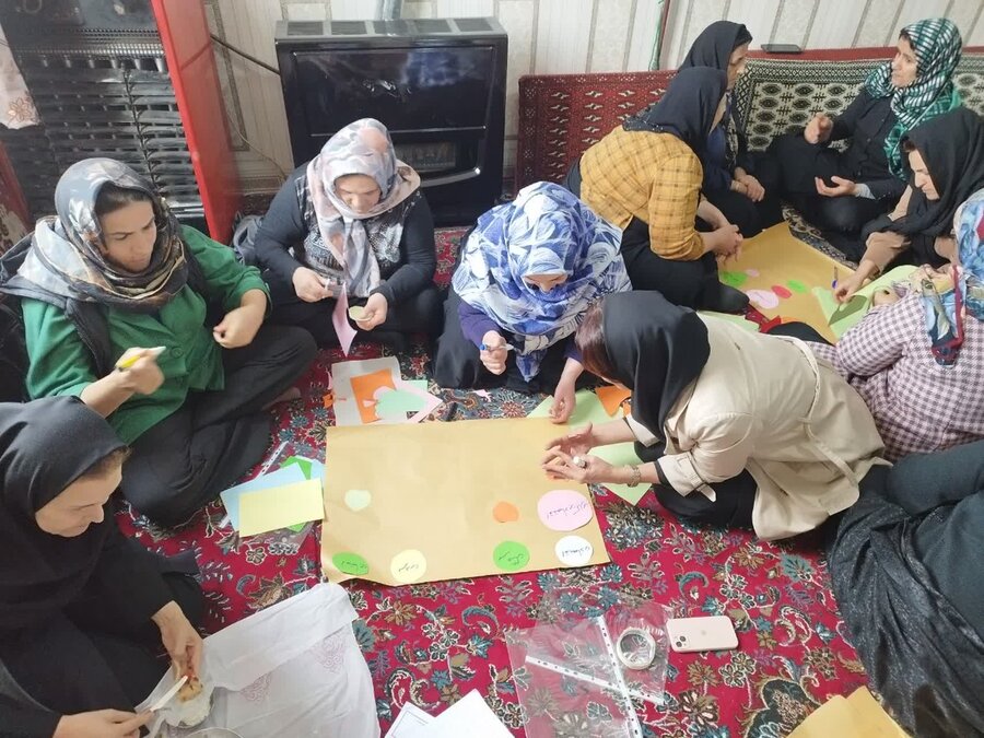 بازدید کارشناس بهزیستی همدان از اجرای طرح «ماز» در روستای وهنان بهار