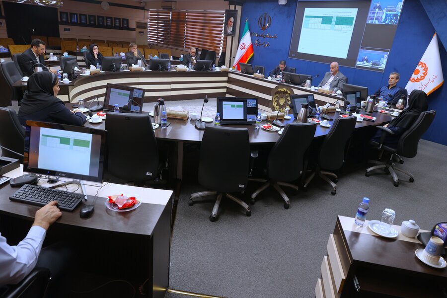 بررسی شاخص‌های توانمندسازی و رفاه استان‌های ایلام و کرمانشاه