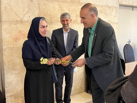 دیدار سرپرست بهزیستی استان فارس با کارکنان فرزند شاهد به مناسبت گرامیداشت مقام ایثار و فداکاری