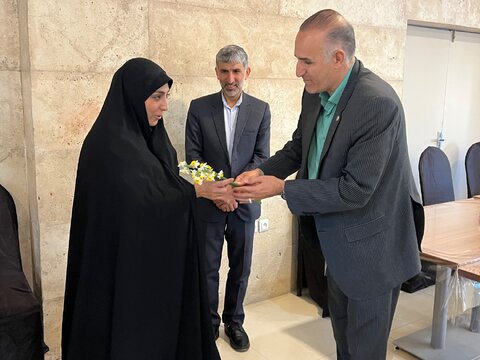 دیدار سرپرست بهزیستی استان فارس با کارکنان فرزند شاهد به مناسبت گرامیداشت مقام ایثار و فداکاری